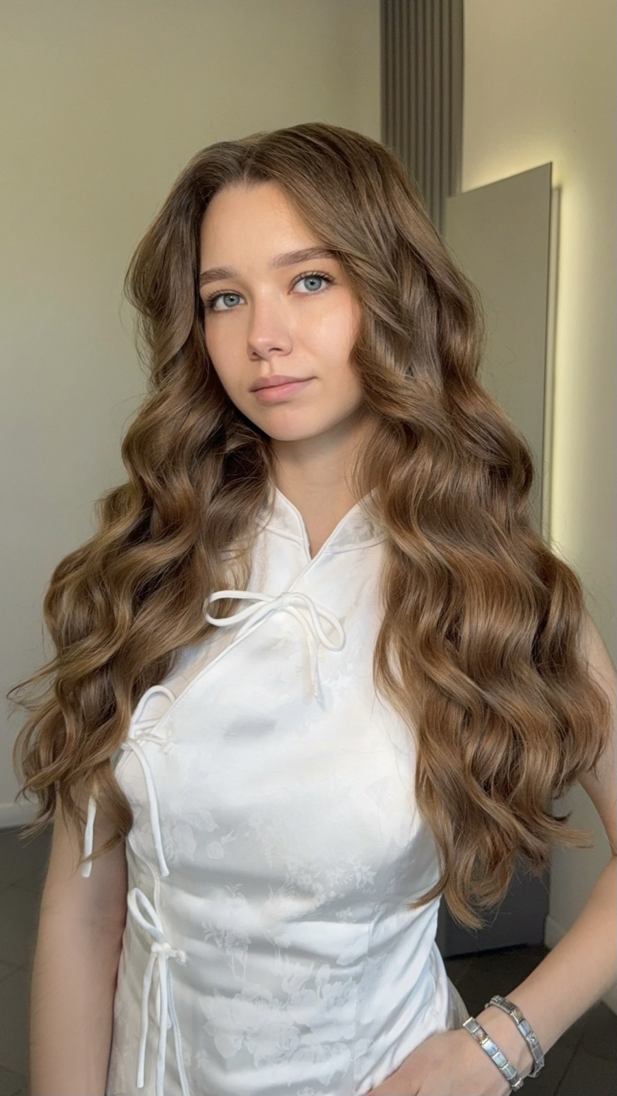 Bridal makeup with soft waves